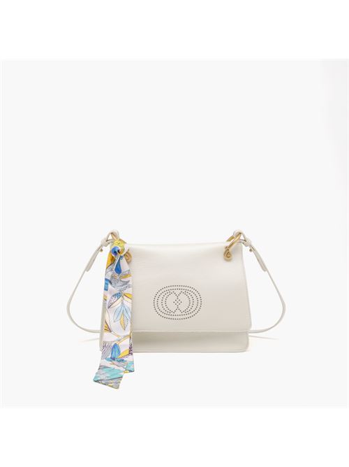 drilled logo med.shoulder bag tumbled leather cream La carrie | 141P-BM-330-TBL/CRECREAM